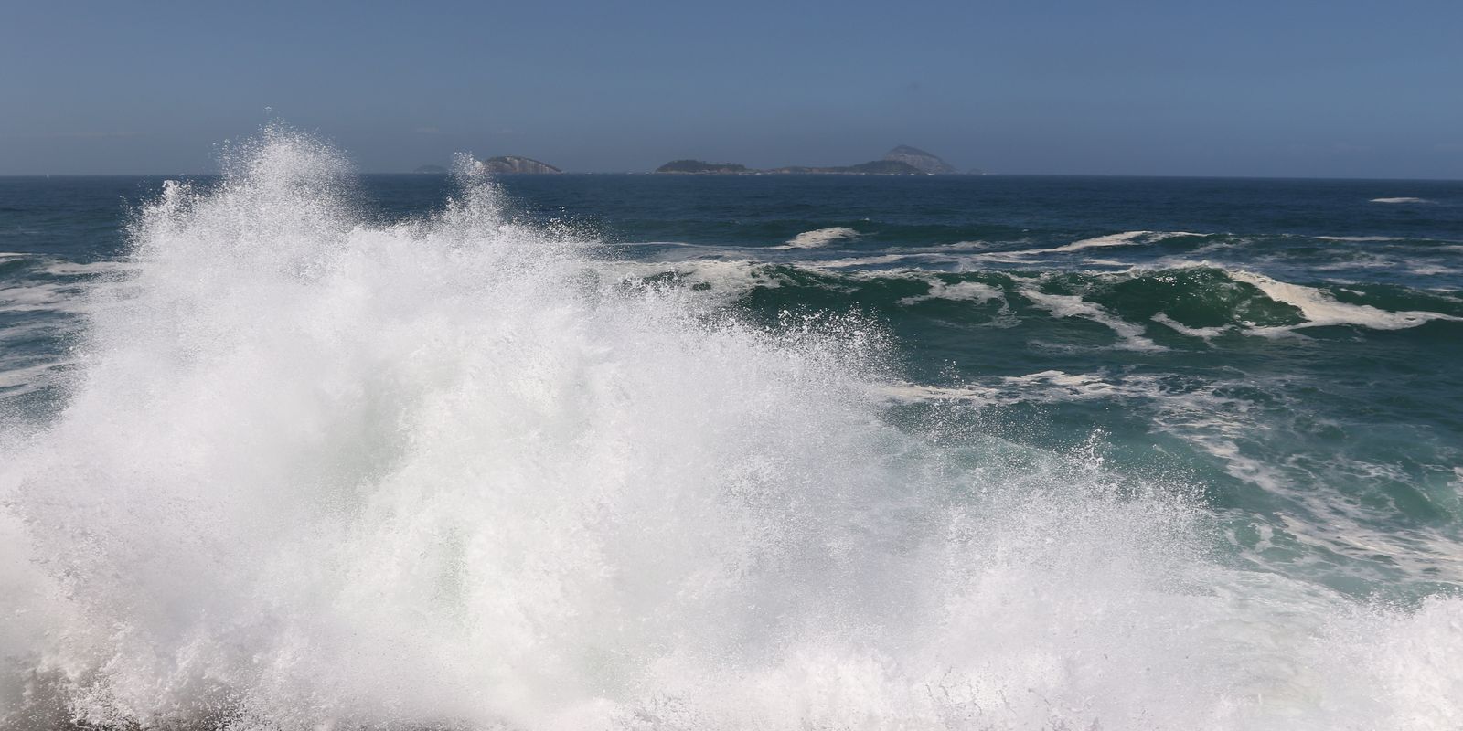 marinha-mantem-alerta-de-ondas-fortes-no-rio-ate-quinta-feira