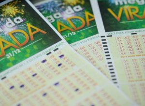 lotericas-ficam-cheias-em-dia-de-sorteio-da-mega-da-virada
