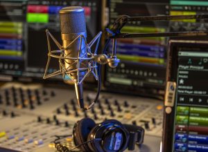 radio-mec-e-nacional-tem-crescimento-historico-de-audiencia-em-2025