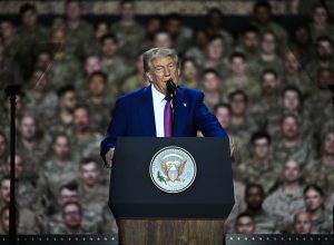 trump-diz-que-eua-devem-‘tomar’-gaza-e-criar-‘zona-de-liberdade’