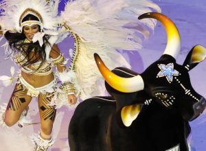 festival-de-parintins:-conheca-a-historia-do-boi-caprichoso