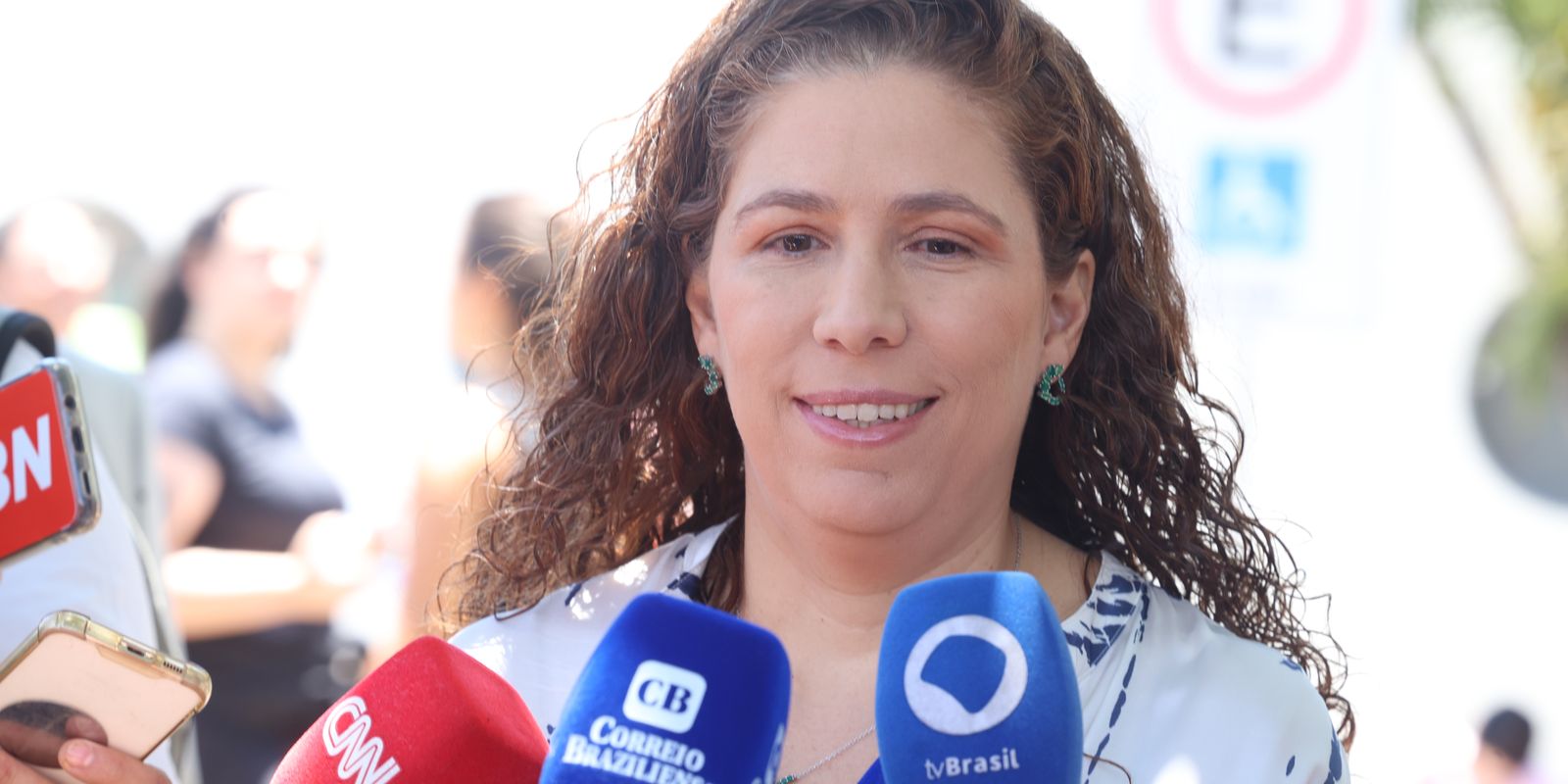 ministra-esther-dweck-aposta-em-queda-na-abstencao-no-cnu