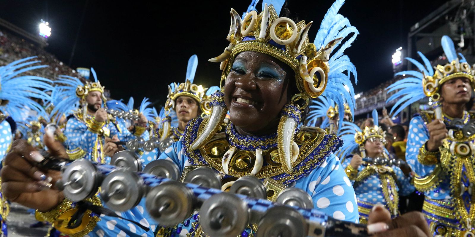 governo-repassa-r$-12-mi-para-escolas-de-samba-do-rio